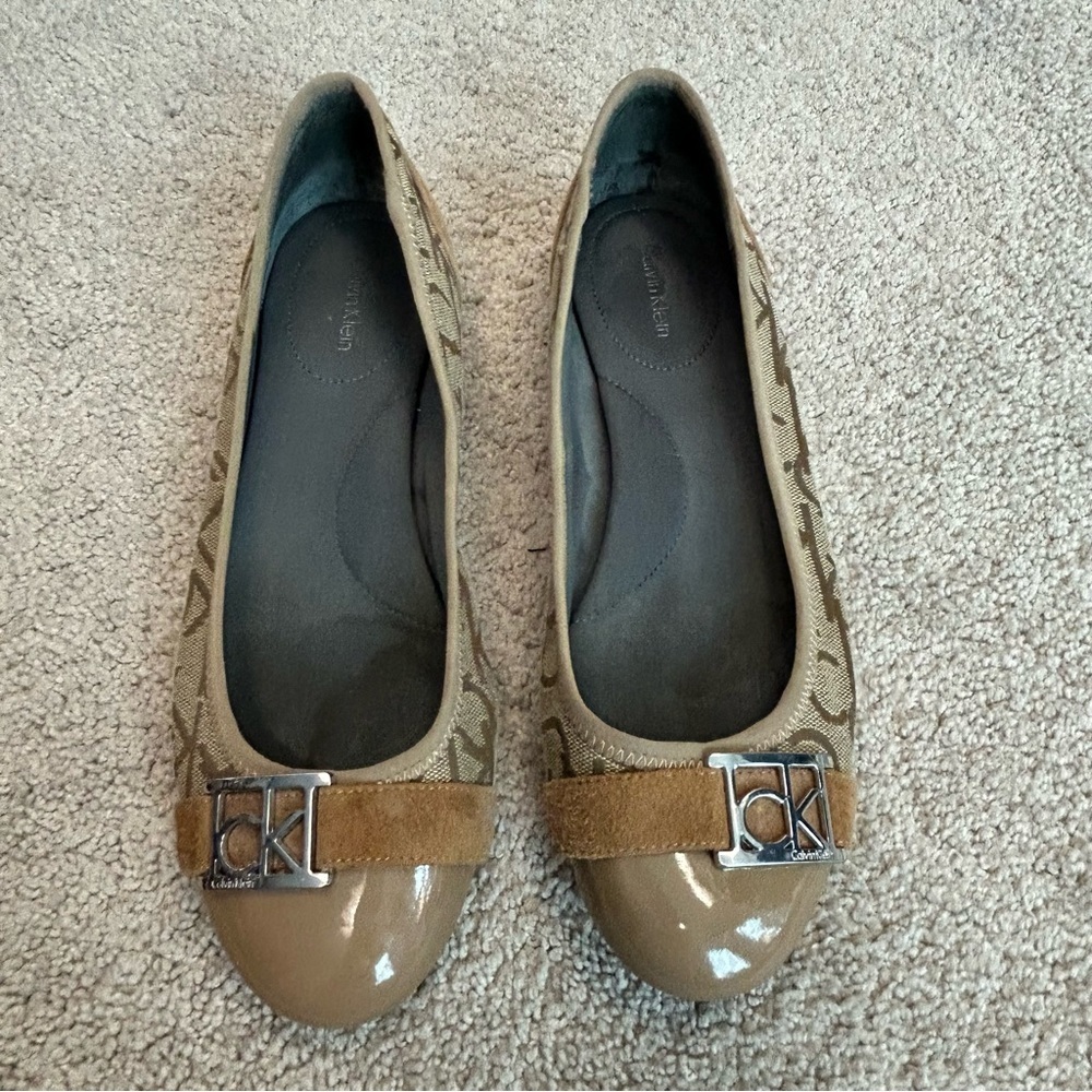 Calvin Klein Paulett camel Tan brown monogram logo patent canvas ballet flats 9